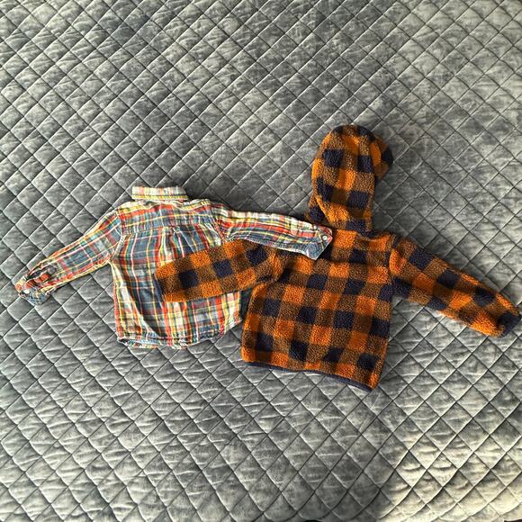 Boys bundle of flannel shirt and fleece size 18M carters and other fall winter - Picture 4 of 5